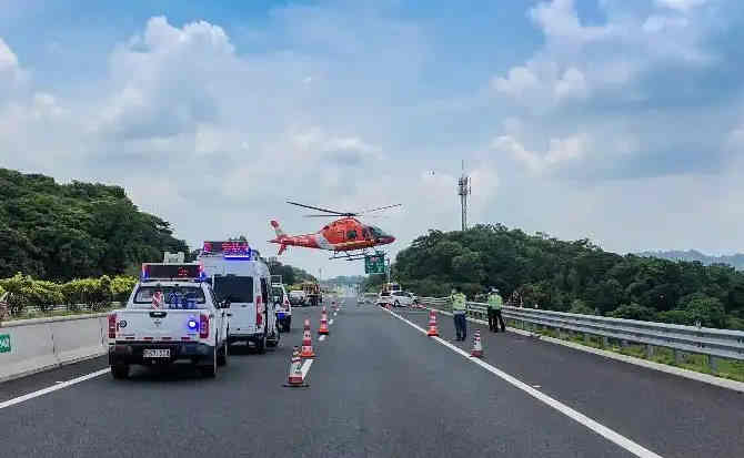 秀峰区高速公路汽车救援案例